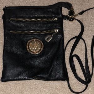 Black cross body purse